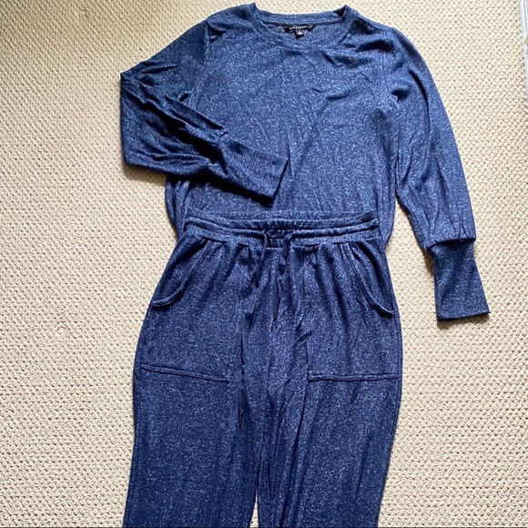 Super soft loungewear top (bottom also for sale) - Picture 3 of 4